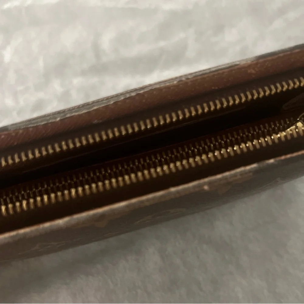 Authentic Louis Vuitton Wallet and dust bag - Picture 2 of 9
